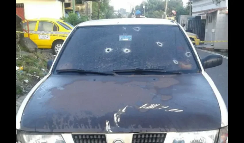 Automóvil baleado en Veranillo