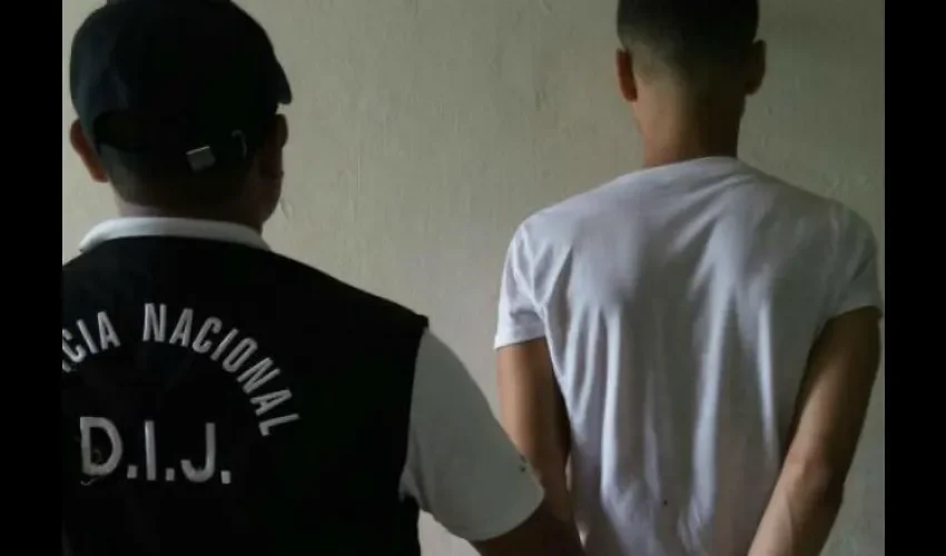 Retienen a un hombre que presuntamente  robo dinero en un comercio en Bocas