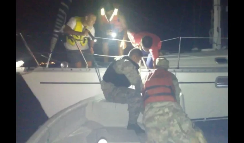 Senan rescata náufragos en Colón