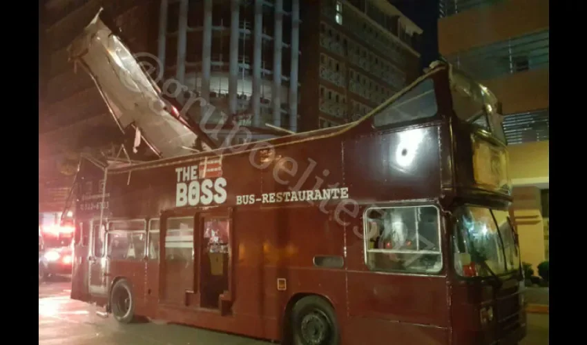 Accidente en La Cinta Costera 