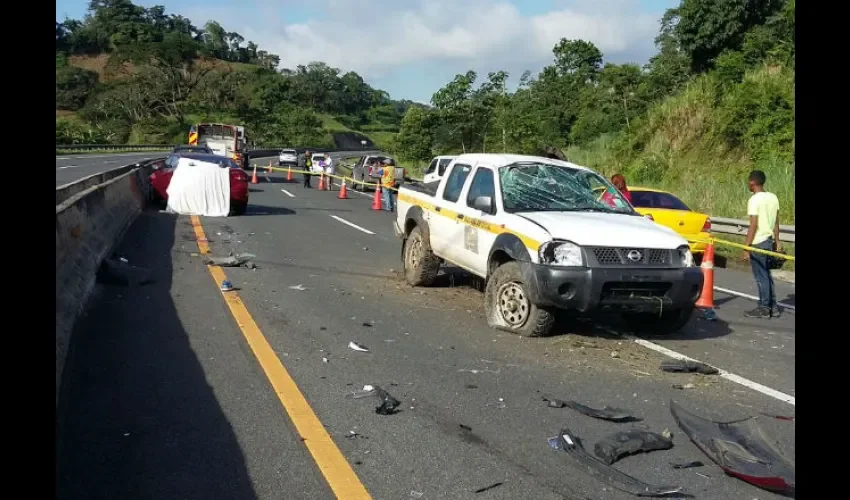 Accidente de tránsito en la autopista Panamá-Colón 