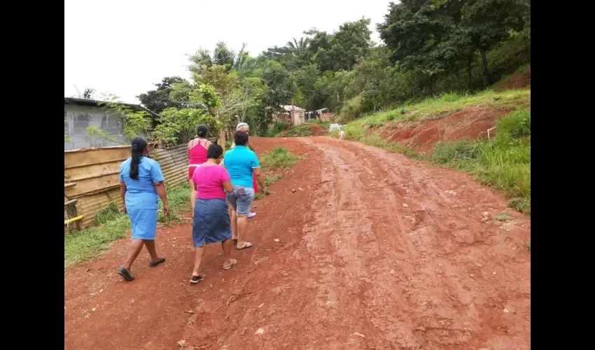 Calles de lodo en El Retiro de Naos 