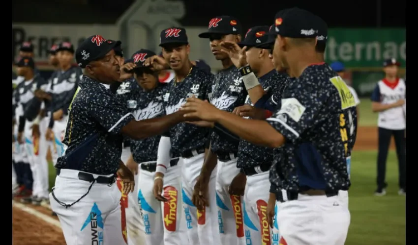 Panamá Metro estrenó su uniforme de camuflaje con victoria./ Foto Anayansi Gamez