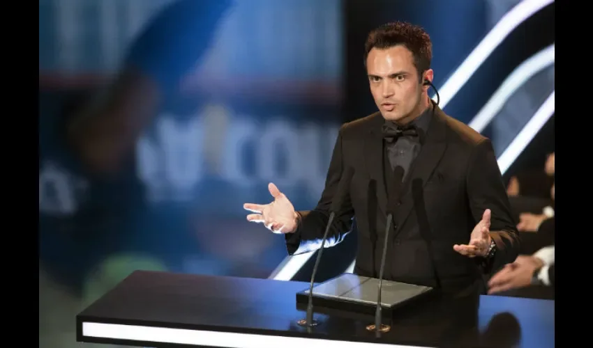  Alessandro Rosa Vieira mejor conocido como Falcao