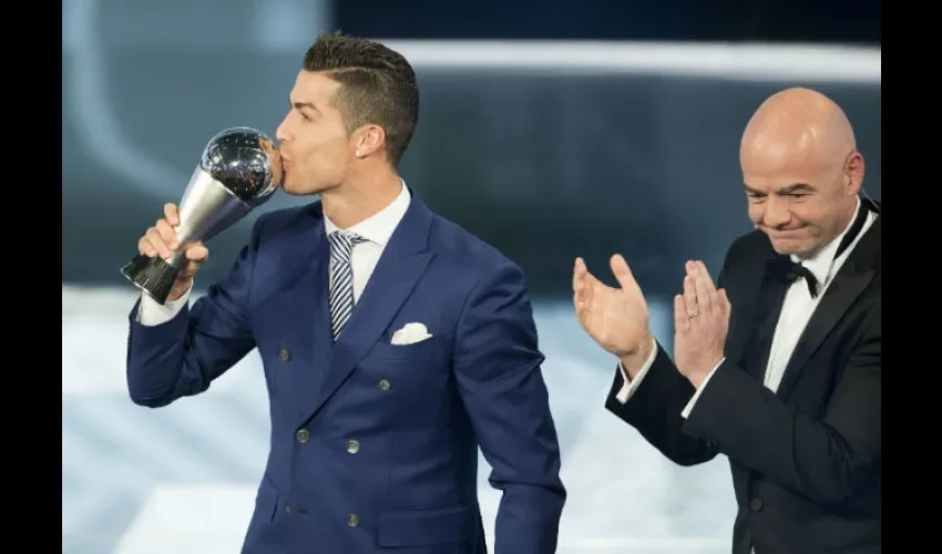 Cristiano Ronaldo Y  Gianni Infantino