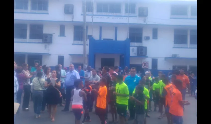 Escuela República de Venezuela y Colegio Comercial Bolívar 