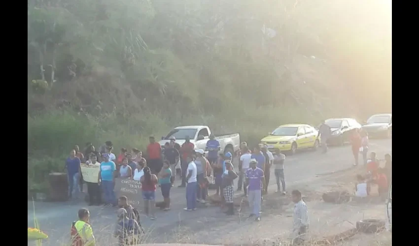 Cierre de calle en El Corredor de los pobres 