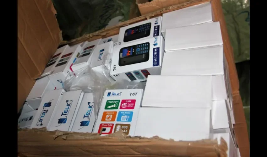 Decomisan celulares en Paso Canoas 