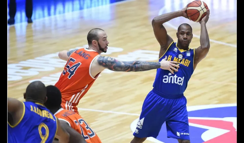 Michael Hicks en plena acción con el Hebraica Macabi de Uruguay./ Foto Cortesía