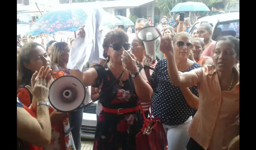 Protesta de la comunidad educativa del Instituto Profesional y Técnico de La Chorrera