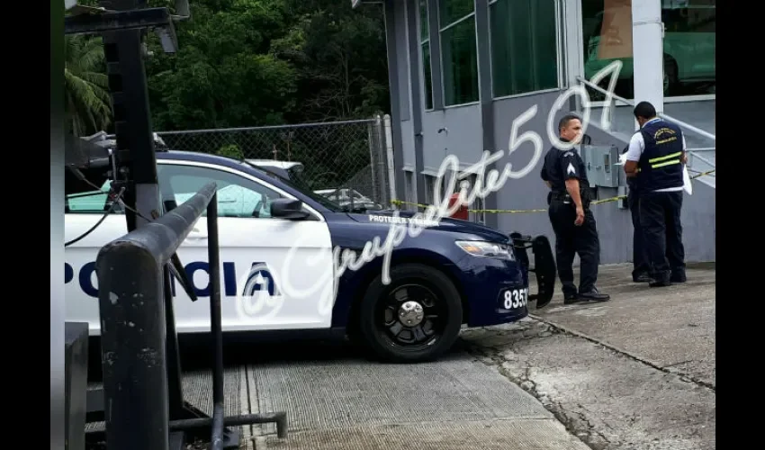 Robo en agencia de carros en la Tumba Muerto 