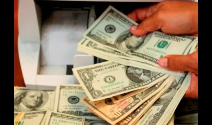 Aduanas retiene más de 40,000 dólares a dos bolivianas en el Aeropuerto de Tocumen