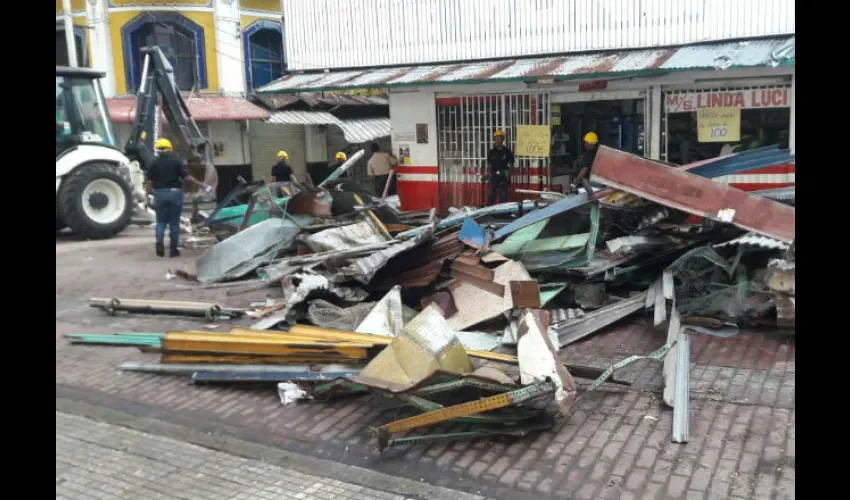 Remoción de kioskos en  Salsipuedes