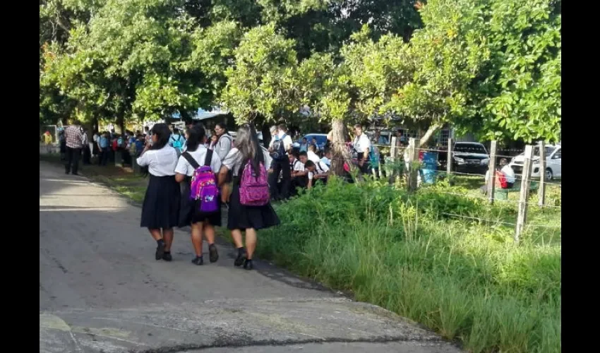 Estudiantes del Colegio Comercial de Tolé