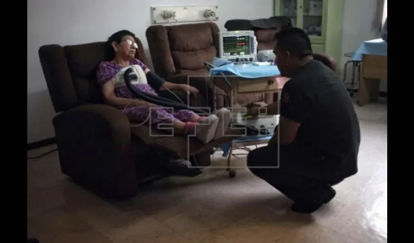 Aún no está claro cuáles son las causas que desencadenan la muerte de las neuronas cuando el gen está mutado