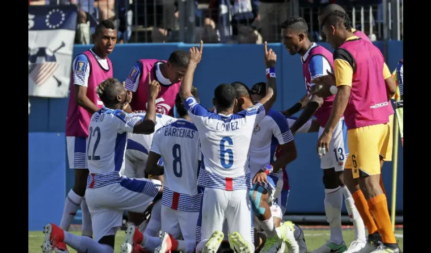 La selecciones de fútbol de Estados Unidos y Panamá igualaron  el partido  inaugural del grupo B de la  Copa Oro 