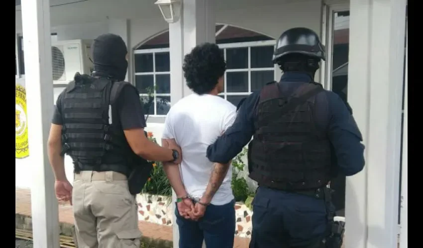 Se encontraba retenido por homicidio y droga