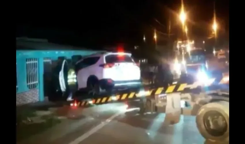 Informes extraoficiales indican que el conductor y los ocupantes huyeron