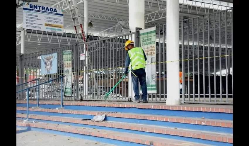 La última vez que se pintó el edificio de la LNB fue en el año 2012. Foto / Cortesía de LNB.