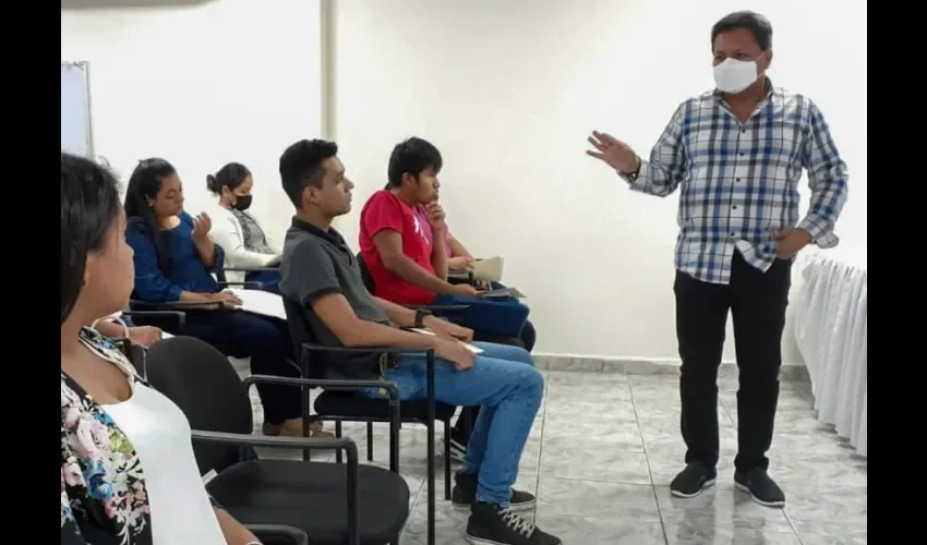 Taller dado a los jóvenes.