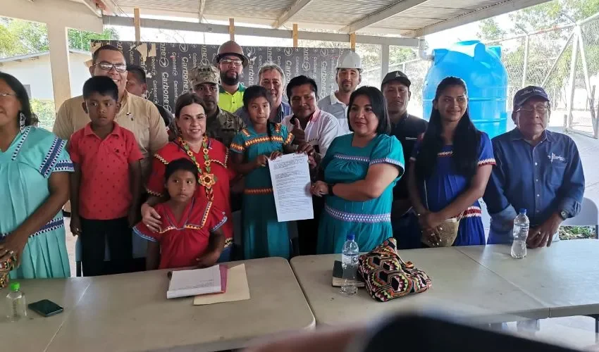 Participantes en la reunión. 