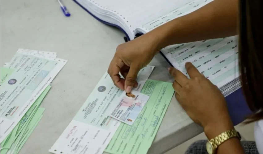 Vista de los cheques.