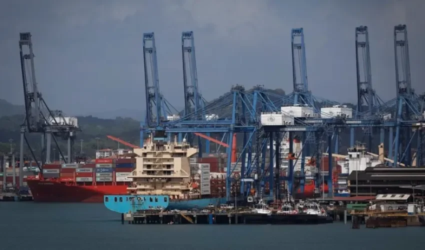 Fotografía del puerto de Balboa en el Canal de Panamá en Ciudad de Panamá (Panamá). EFE/Bienvenido Velasco