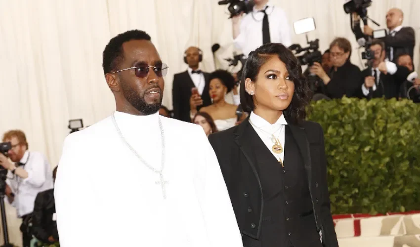 Fotografía de archivo de Sean Combs (i) y Cassie Ventura (d). EFE/Justin Lane