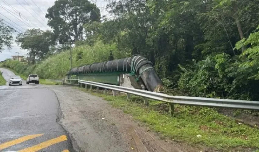 Foto: Izajes construidos al lado de las calles para colocar las tuberías del proyecto hidráulicos por encima de ríos y quebradas.