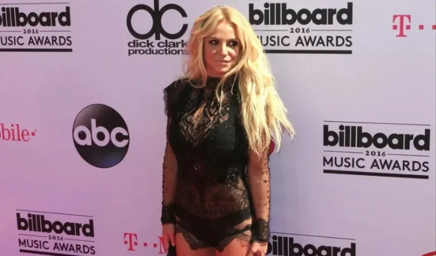 La cantante Britney Spears en la alfombra roja de los MTV Video Music Awards de 2015. EFE/Paul Buck