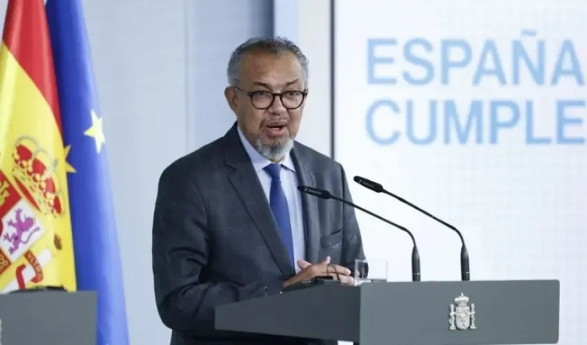 El director general de la Organización Mundial de la Salud, Tedros Adhanom, durante la rueda de prensa. EFE/