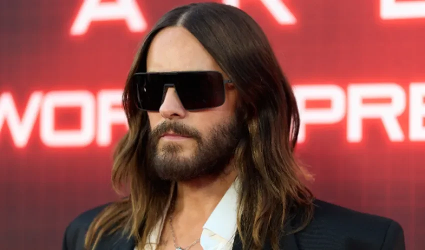 Jared Leto, a las afueras del Teatro Chino, en Los Ángeles (CA, EE.UU.). EFE/Allison Dinner