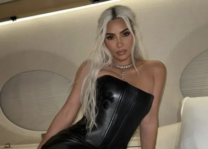  ¡Millonaria demanda! Acusan a Kim Kardashian de promocionar imitaciones de muebles de un reconocido artista 