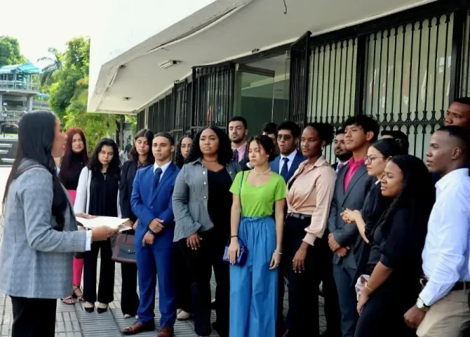  Presentan anteproyecto de ley que integra a jóvenes profesionales en el mercado laboral 