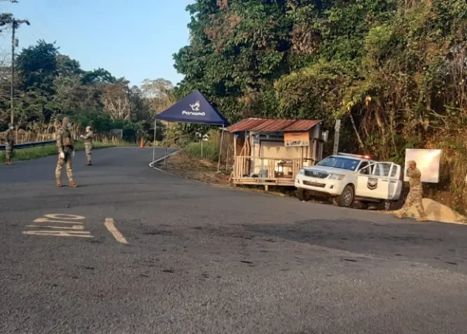  ¡Hallazgo macabro! Encuentran feto dentro de un vehículo, su madre lo llevaba en una bolsa  