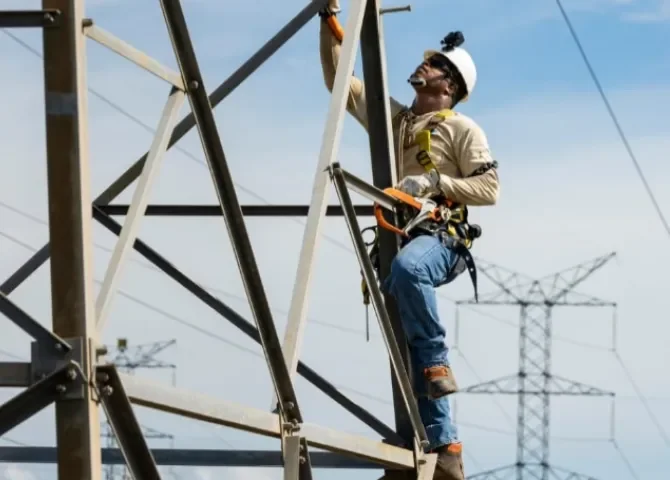  Linieros transmiten fuerza y coraje; hoy celebran su día 