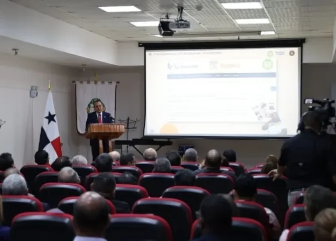  Rector de la Universidad de Panamá rinde cuentas al país 