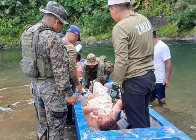  Servicio Nacional de Fronteras rescata a migrante herida en Darién 