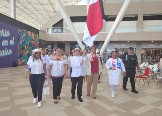  Autoridades de Colón inician festividad del Mes de la Patria 