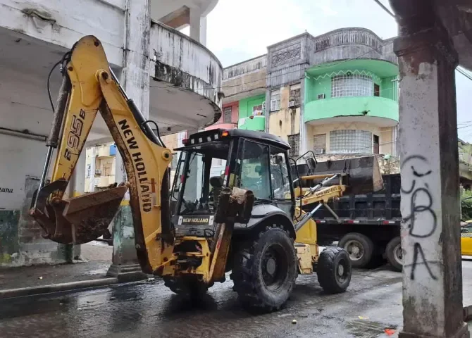  Realizan operativos de cachivaches en algunas calles de la ciudad de Colón 