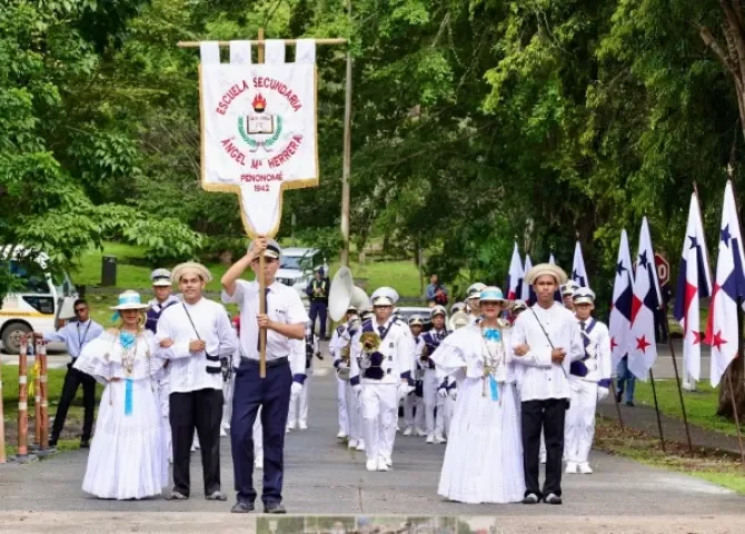  Arranca el Mes de la Patria en el Meduca; hubo diferentes manifestaciones patrióticas 