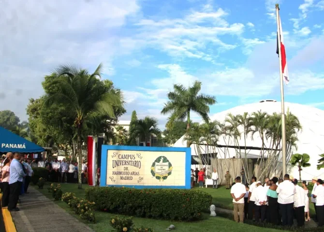  Universidad de Panamá  destaca el 1 de noviembre como símbolo de la soberanía y el compromiso patriótico 