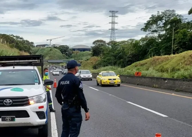  Coordinan para mejorar conectividad en la autopista Panamá-Colón 