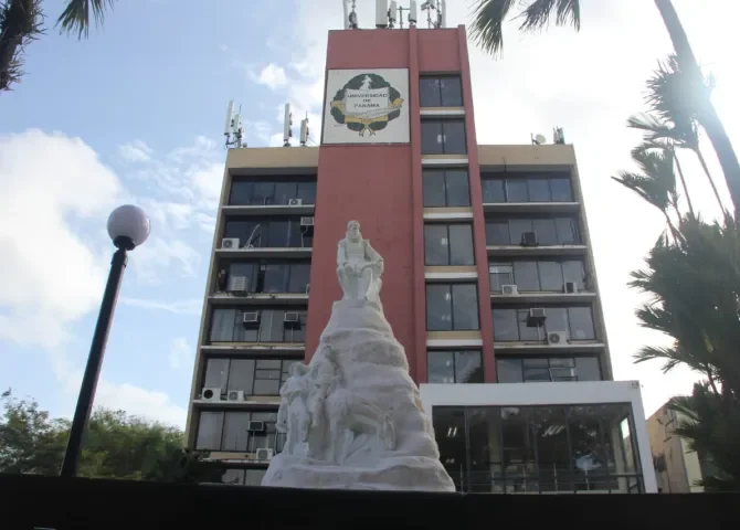  Consejo Académico rechaza traslado de los campus universitarios y plantea formal reconocimiento como patrimonio histórico cultural y académico de Panamá    