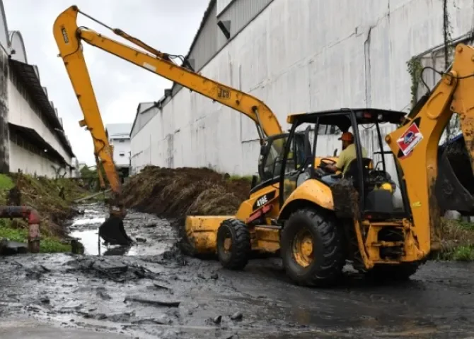  Buscan prevenir inundaciones en Zona Libre de Colón 