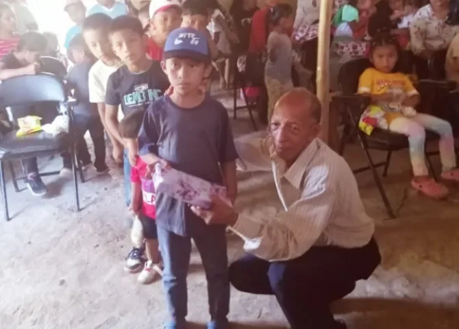  ¡Alegría y patria! Niños de El Jobo reciben juguetes y un mensaje de identidad 