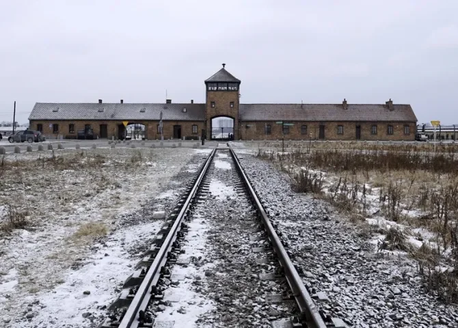  Vista general del campo de concentración nazi de Auschwitz II-Birkenau en Oswiecim (Polonia), en una imagen de archivo. EFE/Andrzej Grygiel 