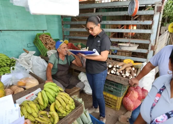  Operativo en La Chorrera desaloja a 12 vendedores por ocupar servidumbre pública 