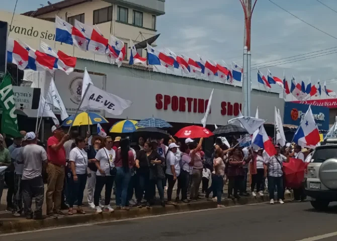  Huelga indefinida de educadores cumple 20 días 