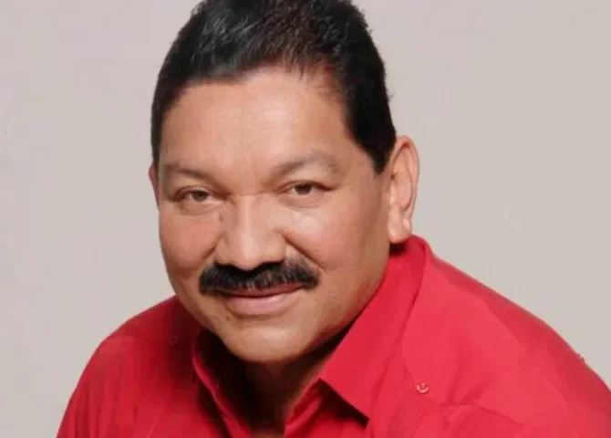  Genaro López, dirigente del Suntracs, se entrega a las autoridades 